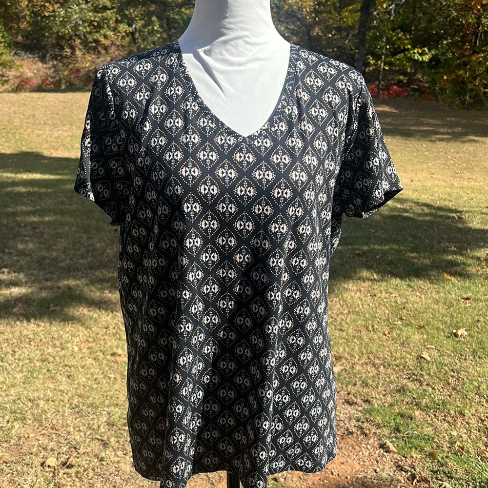NWOT CROFT & BARROW PRINTED TOP